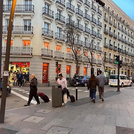 Hostal Daniel Madrid Exterior photo