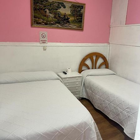 Hostal Daniel Madrid Exterior photo