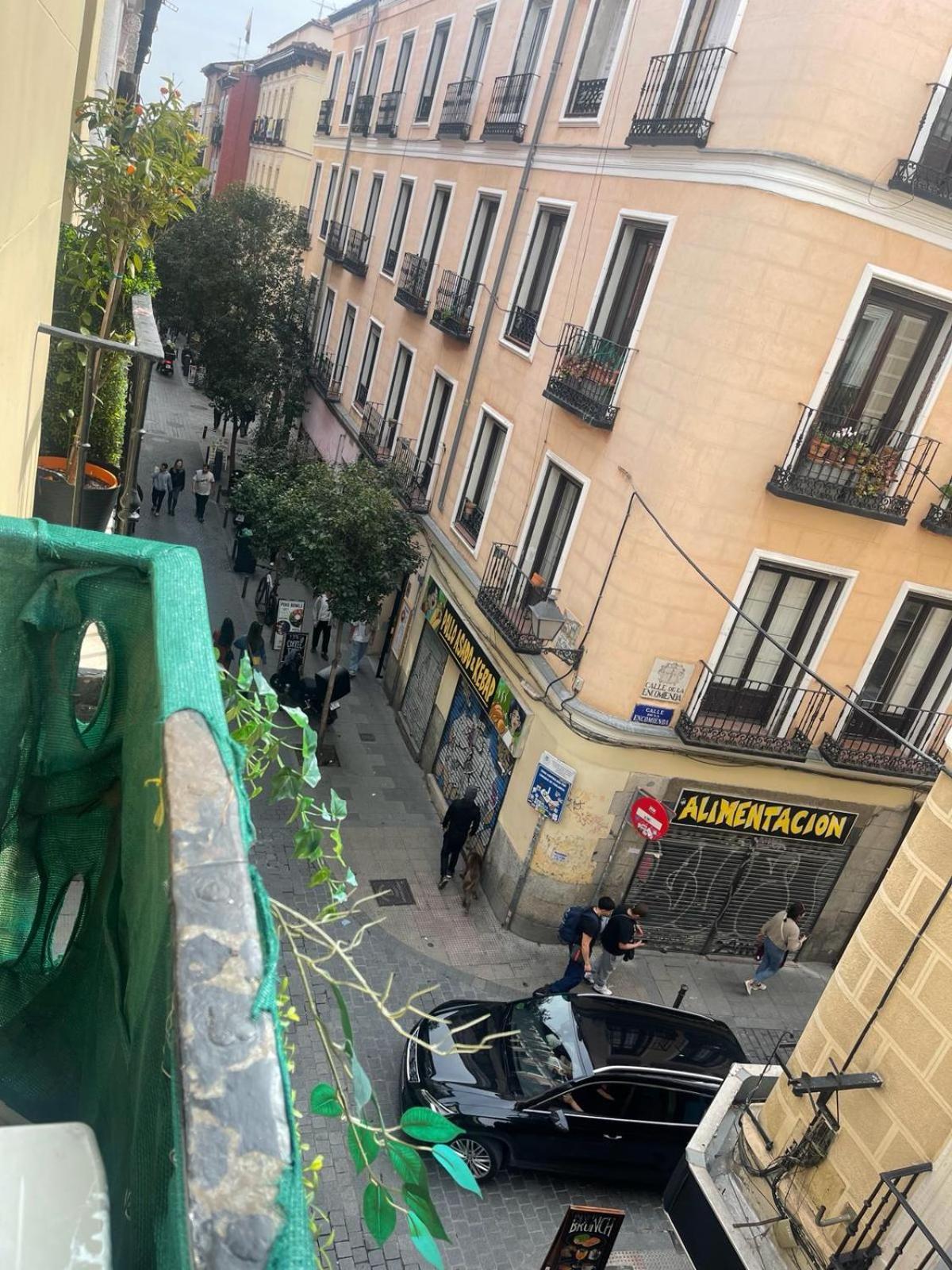 Hostal Daniel Madrid Exterior photo